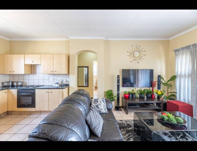 2 BEDROOM TOWNHOUSE FOR SALE IN BROADACRES